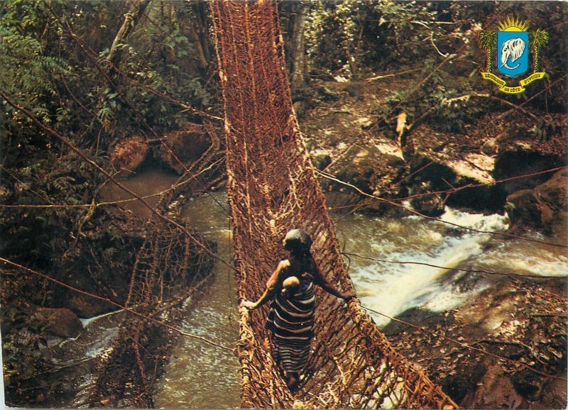 Postcard Cote d'Ivoire Le pont de lianes de Gouesseso Region de Man ethnic type