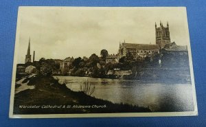 Vintage  Postcard  Worcester Cathedral And St. Andrews Church C1C