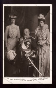 ROY117 - King Edward VII - with Queen Alexandra & Princess Victoria - postcard