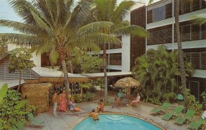 Waikiki, HI Hawaii  KUHIO PALMS HOTEL  Pool Scene~Tiki Huts  ROADSIDE Postcard