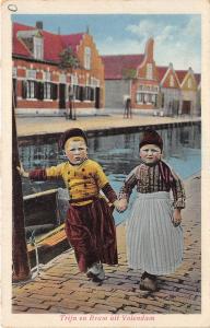 B93835 trijn en bram volendam child enfant types folklore  netherlands costume