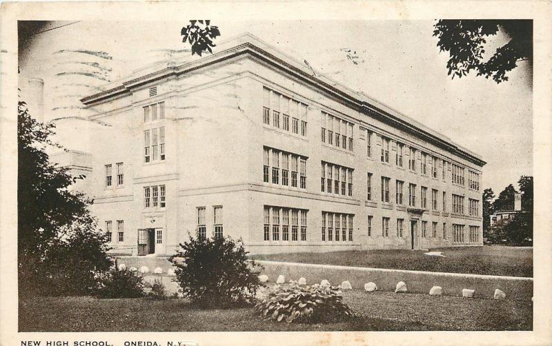 Oneida New YorkNew High SchoolWhite Rocks Line Drive1930 Postcard