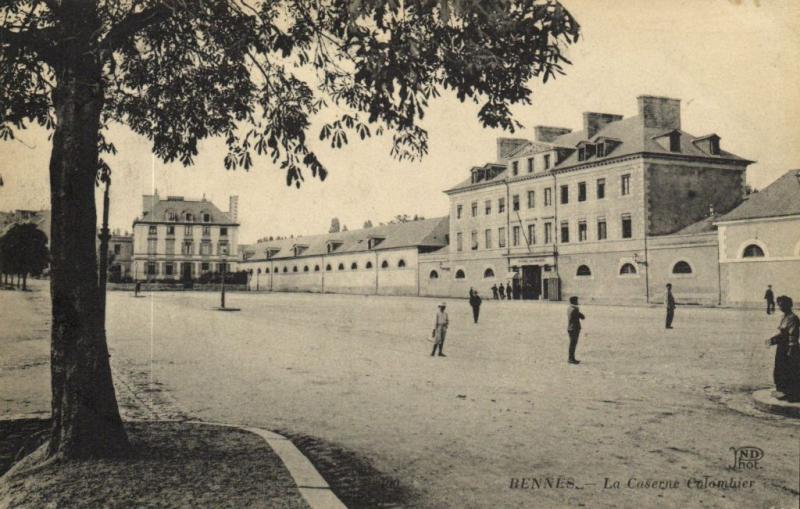 CPA Militaire - RENNES - La Caserne Colombier (90069)