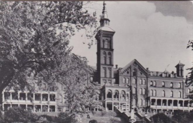 New York Administration Building College Of Mount Saint Vincent On The Hudson...