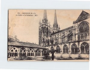 Postcard Le Cloitre et la Cathédrale Bayonne France