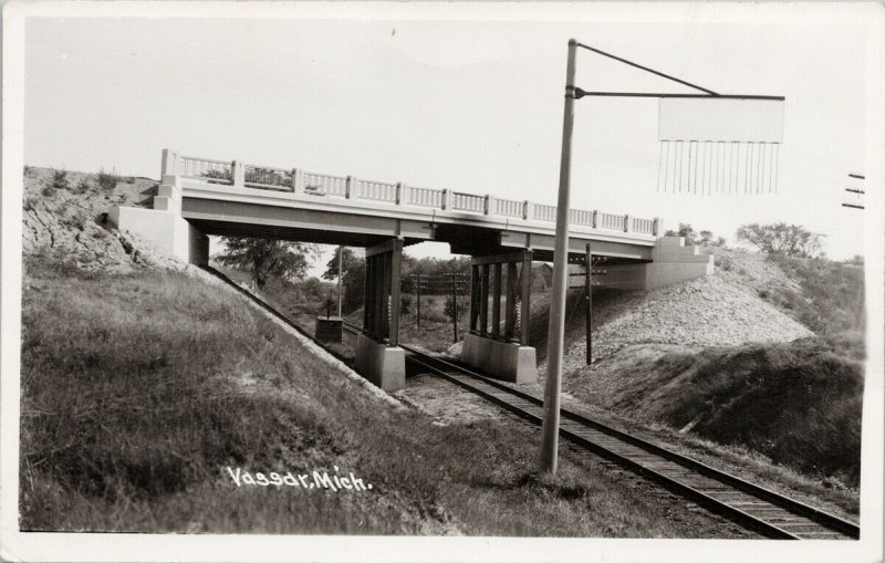 Vassar MI Michigan Overpass Railroad c1951 Real Photo Postcard G73