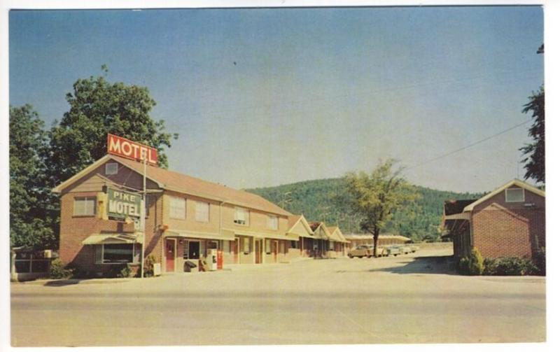 Hot Springs AR Pike Motel Coke Machine Old Cars near National Park Postcard