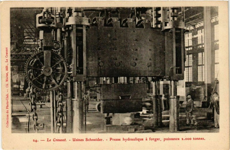 CPA LE CREUSOT - Usines Schneider-Presse hydraulique a forger puissance (295647)