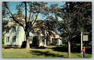 Wallace House - Somerville - New Jersey Postcard -1962