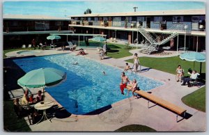 Vtg Tucson Arizona AZ Country Club Apatments Swimming Pool View 1960s Postcard