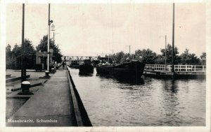 Netherlands Maasbracht Schutsluis RPPC 06.82