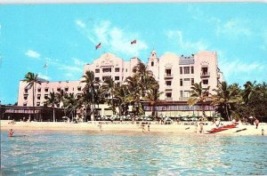 Postcard HOTEL SCENE Honolulu Hawaii HI AI8455