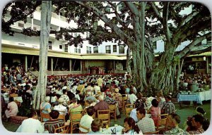 Postcard HOTEL SCENE Honolulu - Waikiki Hawaii HI AO1489