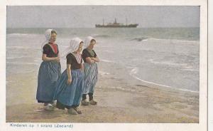 BF32222 kinderen oip i strand ship zeeland netherland types   front/back image