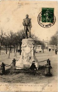 CPA ROCHEFORT-sur-MER statue de l'Amiral Pottier (666858)