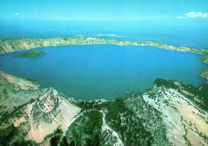 VINTAGE CONTINENTAL POSTCARD WIZARD ISLAND PHANTOM SHIP CRATER LAKE AERIAL VIEW