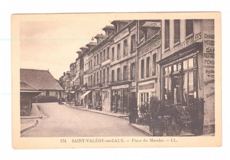 VINTAGE BLACK AND WHITE POSTCARD SAINT-VALERY-EN-CAUX 