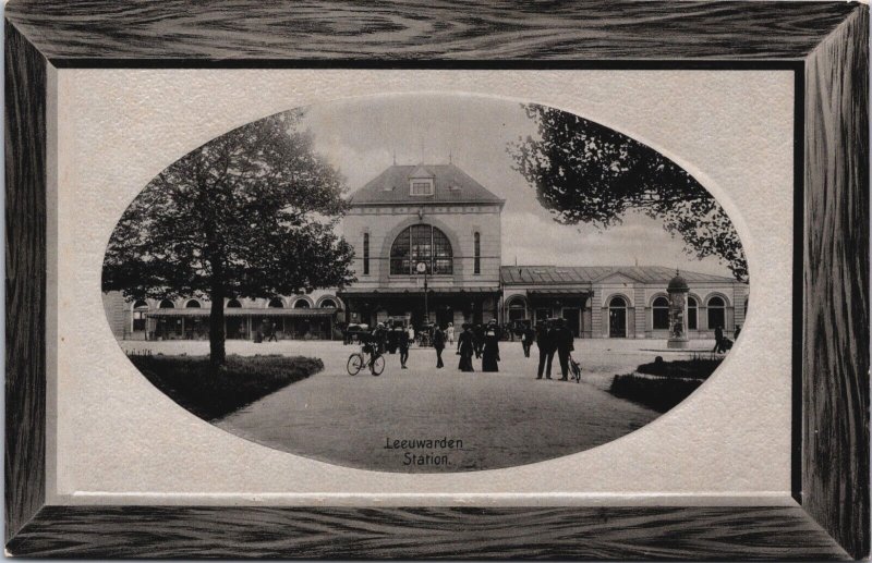 Netherlands Leeuwarden Station Vintage Postcard C119