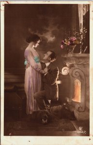 Glamour Couple Romance Vintage RPPC  C158