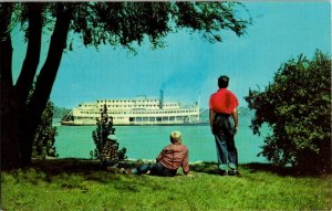 Steamboat On Mississippi Hannibal Missouri Vintage Postcard Standard View Card