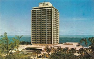 SAN JUAN, Puerto Rico   PUERTO RICO-SHERATON HOTEL  Roadside  ca1960's Postcard