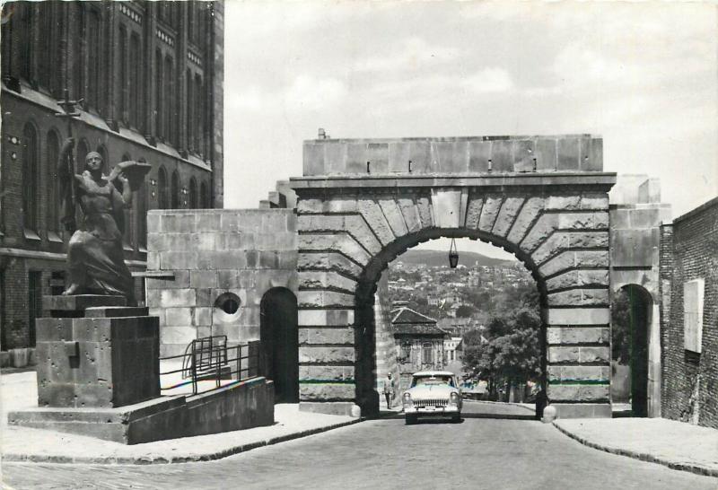 Hungary Budapest Vienna Gate auto oldtimer