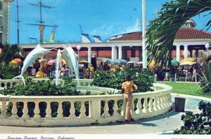 VINTAGE CONTINENTAL SIZE POSTCARD RAWSON SQUARE NASSAU BAHAMAS MAILED 1977