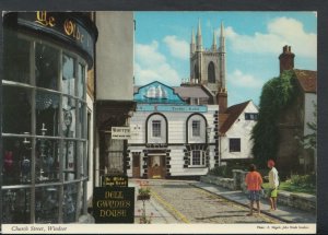 Berkshire Postcard - Church Street, Windsor      T2113