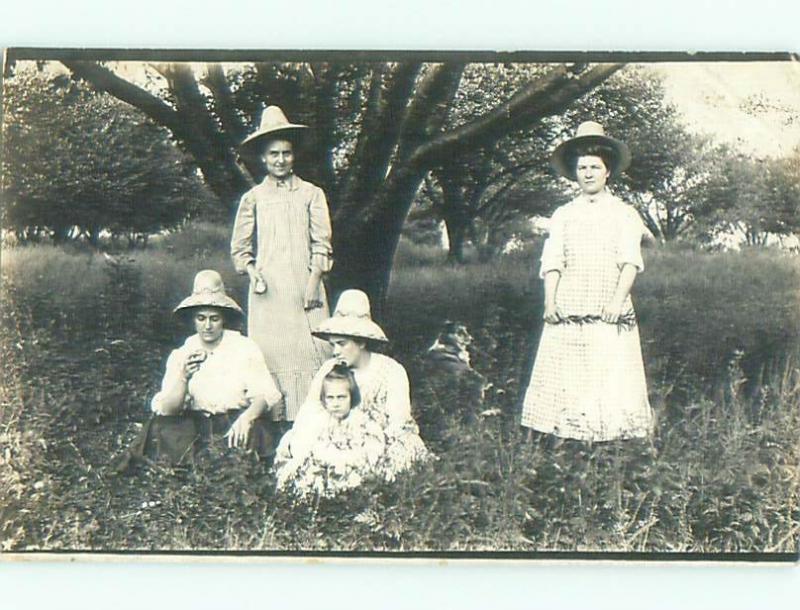 rppc Pre-1918 Fashion FOUR WOMEN ALL WEARING POINTED HATS AC7758