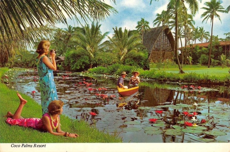 COCO PALMS RESORT Lihue Kauai Hawaii Canoe Photographer 1960s 4x6 Postcard