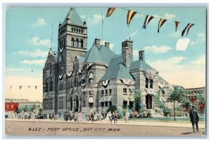 c1950's Post Office Building Tower Crowd Entrance Bay City Michigan MI Postcard 