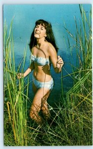 Risque Cheesecake BATHING BEAUTY ~ SLEEPY TIME GAL c1960s  Postcard