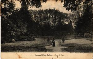 CPA LUXEUIL-les-BAINS - Dans le Parc (380201)