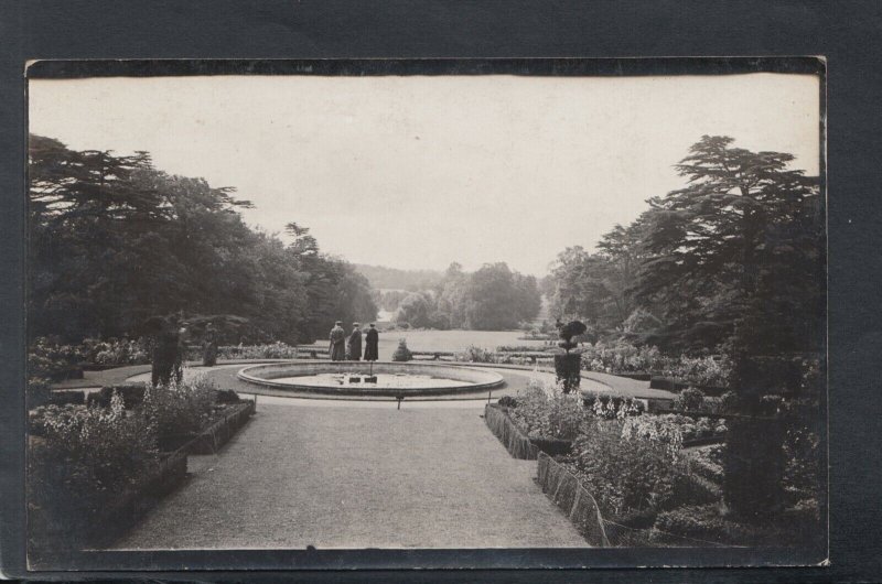 Warwickshire Postcard - The Gardens, Warwick Castle      T9459