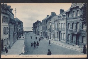 France Postcard - Ault - La Grande Rue   V1167