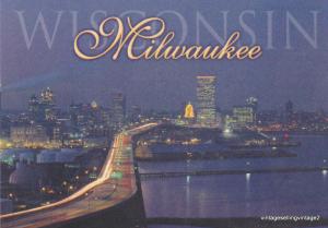 21 pc Lot Milwaukee, WI. WISCONSIN, 19 /4x6 Chrome - 2 /3.5x5.5 Postcards