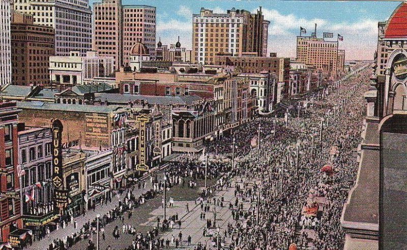 Postcard Mardi Gras Crowds Canal Street New Orleans LA