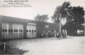 Marlette Michigan Bednaryczk Mobile Service Station,7 Up Sign & Gas Pumps PC U82