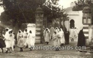 Mauresques sortant du Cimetiere Tunis Eqypt Unused 