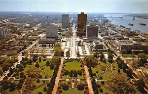 The LA Capitol Beautifully Landscape Front Garden and Downtown - Baton Rouge,...