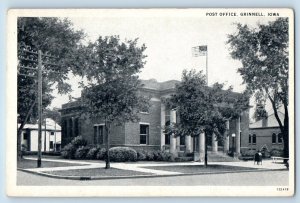 Grinnell Iowa IA Postcard United State Post Office Building Exterior Street View