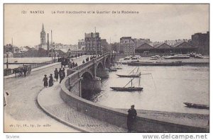 Fishing Boats, Le Pont Haudaudine Et Le Quartier De La Madeleine, Nantes (Loi...