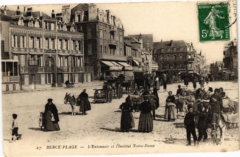 CPA BERCK-PLAGE - L'Entonnoir et l'Institut Notre Dame (129320)