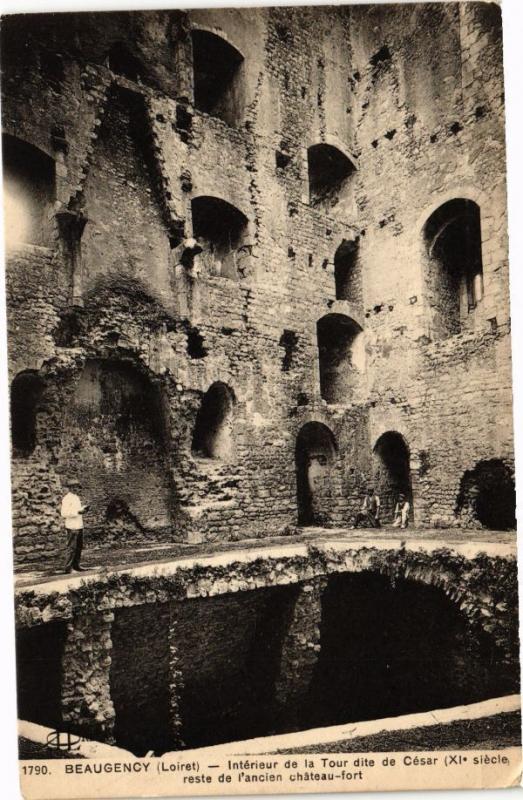 CPA BEAUGENCY - Interieur de la Tour dite de Cesar (270639)