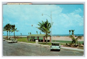 Beach View and Shelter Riviera Beach Florida FL Chrome Postcard Y10