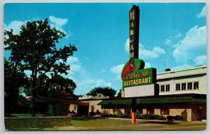 Lyons IL~Mangam Chateau Restaurant~Huge Lobster Sign~Close-Up~1950s Postacrd