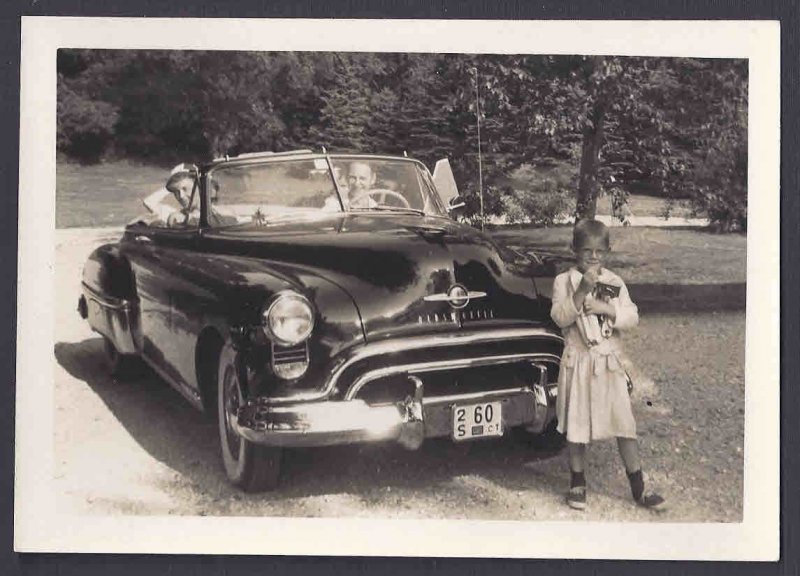 PICTURE OF OLDSMOBILE CONVERTIBLE AFTER WW2 