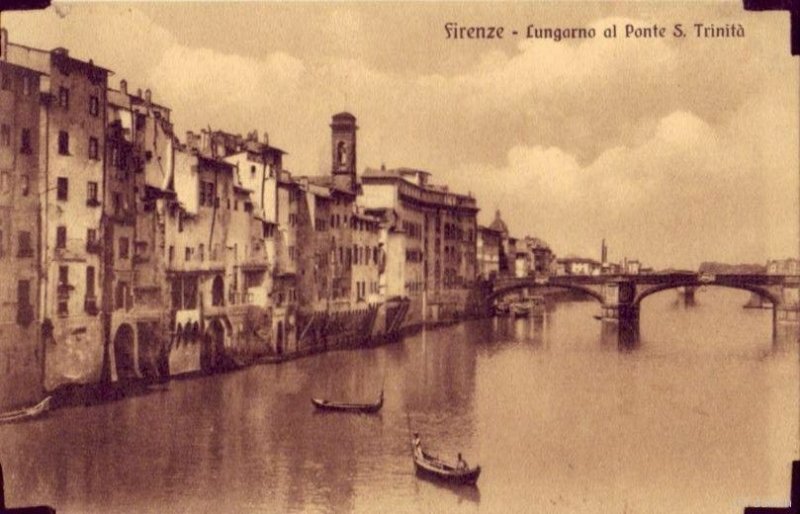 FLORENCE, ITALY FIRENZE LUNGARNO AL PONTE S. TRINITA