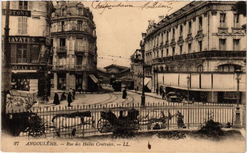 CPA ANGOULEME - Rue des Halles Centrales (519067)