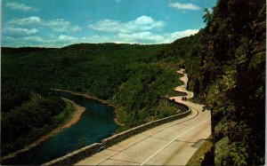 Famous Hawks Nest Road Mountain Delaware River Port Jervis NY Chrome Postcard 